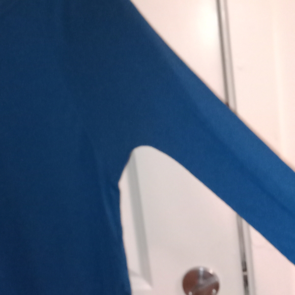 American Eagle women's teal long sleeved, drop shoulders Size S/P. - Picture 2 of 5